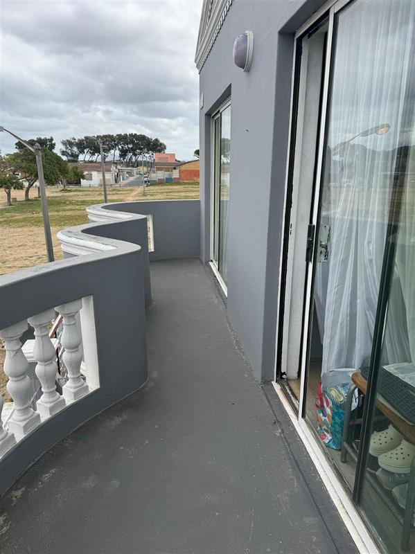 4 Bedroom Property for Sale in Mitchells Plain Central Western Cape